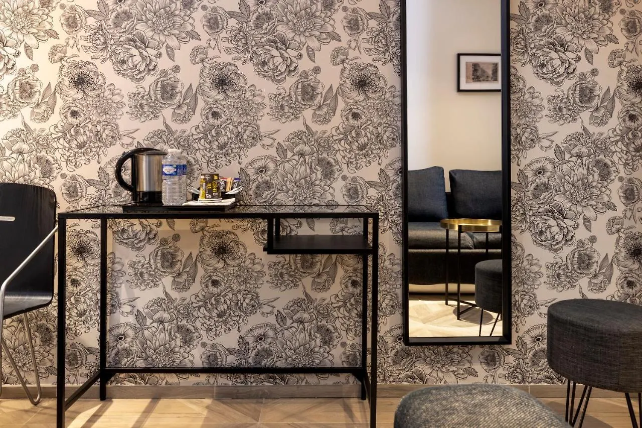 Brady - Gare De L'est Hotell