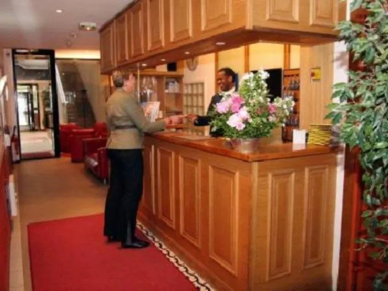 Brady - Gare De L'est Hotell Paris